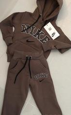 Nike pak laatste bruine kleur maat 86-92, Kinderen en Baby's, Babykleding | Maat 86, Ophalen of Verzenden