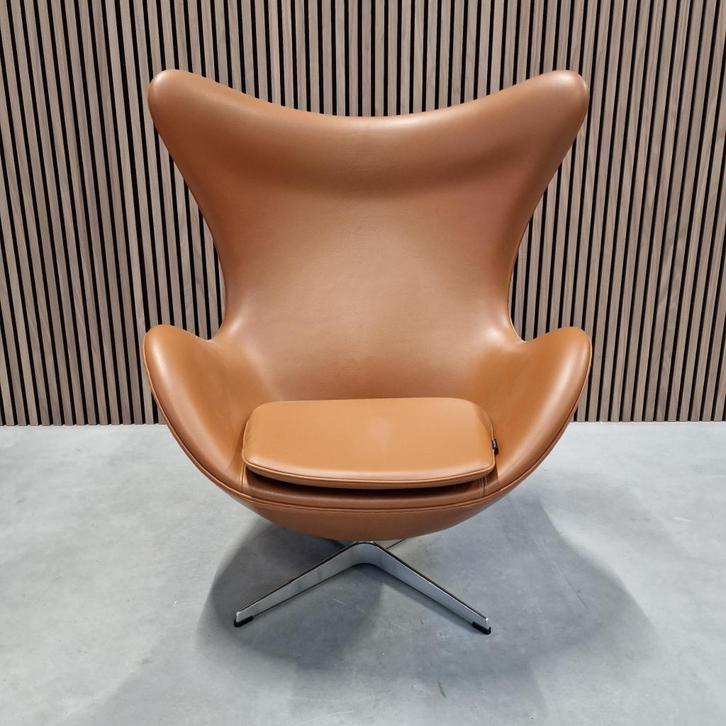 Fritz Hansen Egg chair - cognac, Antiek en Kunst, Antiek | Meubels | Stoelen en Banken