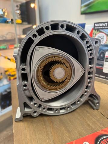 13b wankel motor display beschikbaar voor biedingen