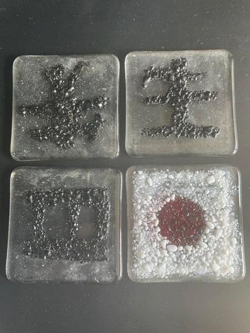 Onderzetters, glas beschikbaar voor biedingen