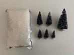 Miniatuur kerstbomen en nep sneeuw, Ophalen of Verzenden, Zo goed als nieuw