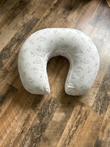 Voedingskussen met leuke print beschikbaar voor biedingen