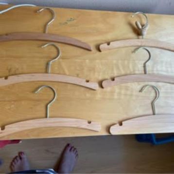 9 Kinder kledinghangers beschikbaar voor biedingen