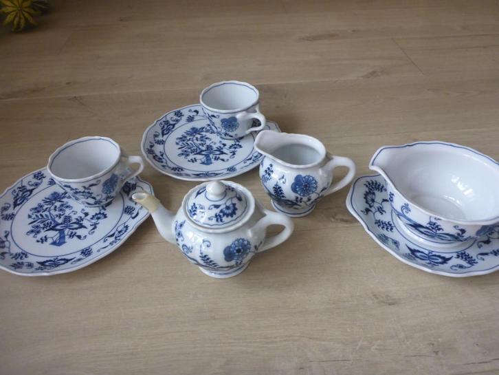 Serviesdelen blue danube., Huis en Inrichting, Keuken | Servies, Zo goed als nieuw, Overige typen, Overige stijlen, Porselein
