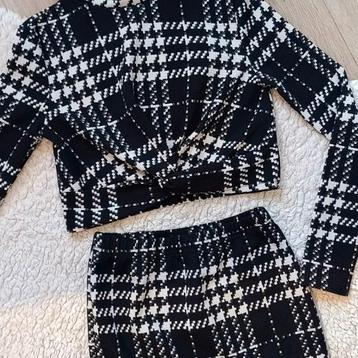  😍Trendy 2-delig geruit setje – top & rok (maat 134/140)  beschikbaar voor biedingen
