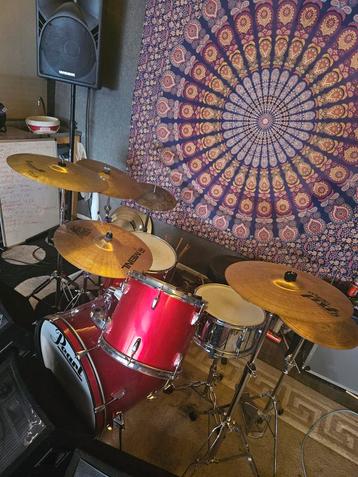 Pearl Drumkit + Cymbals beschikbaar voor biedingen