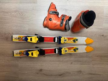 Kinderski's met schoenen beschikbaar voor biedingen