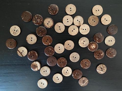 K 30) originele houten knopen 3 cm nu 10 voor 3,00, Hobby en Vrije tijd, Naaien en Fournituren, Nieuw, Knoop of Knopen, Verzenden