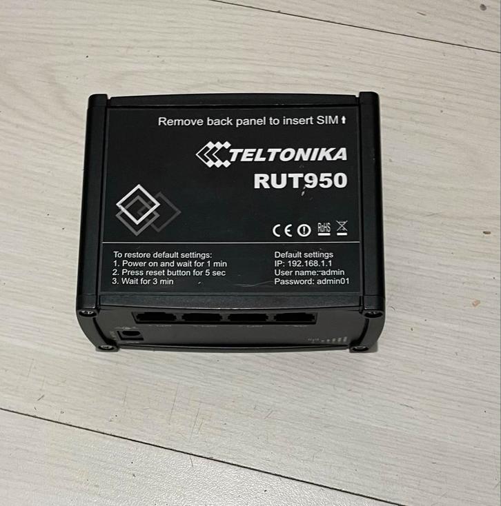 Teltonika RUT950 SIM Router - Betrouwbare Connectiviteit, Computers en Software, Routers en Modems, Gebruikt, Ophalen of Verzenden