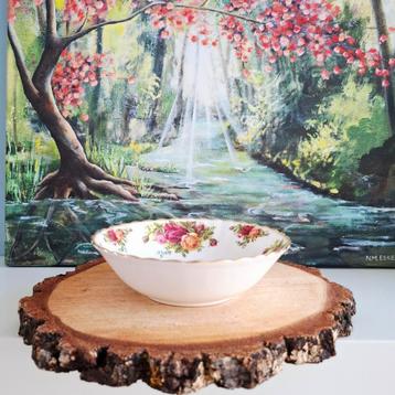 Royal Albert 'Old Country Roses', fruitkom beschikbaar voor biedingen