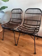 Twee rotan eetkamerstoelen, Twee, Bruin, Ophalen of Verzenden, Zo goed als nieuw