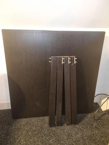 Zwarte tafel Ikea, gratis op te halen beschikbaar voor biedingen
