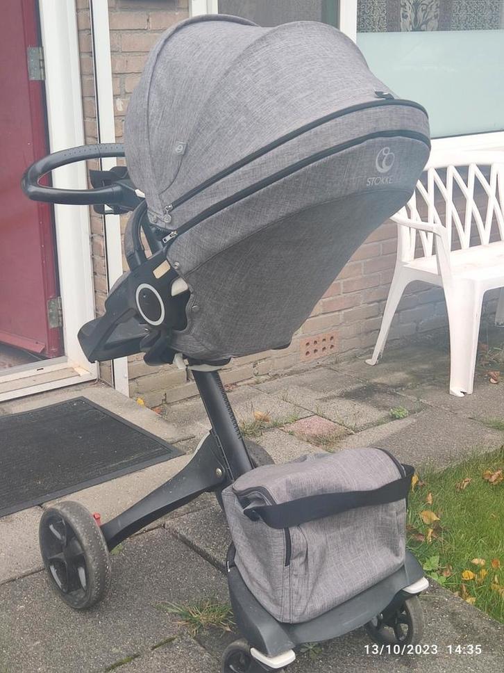 Stokke Xplory V5 Kinderwagen – Grijs (Bijna Nieuw), Kinderen en Baby's, Kinderwagens en Combinaties, Zo goed als nieuw, Overige merken