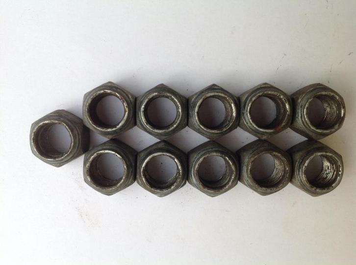 Volvo oldtimer originele wielmoeren, Auto-onderdelen, Klein materiaal, Volvo, Gebruikt, Verzenden