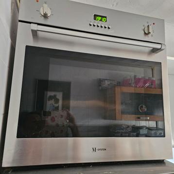 Goede oven beschikbaar voor biedingen