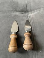 Kaasmesjes met houten handvat - Set van 2, Ophalen of Verzenden, Gebruikt, Hout, Los bestek