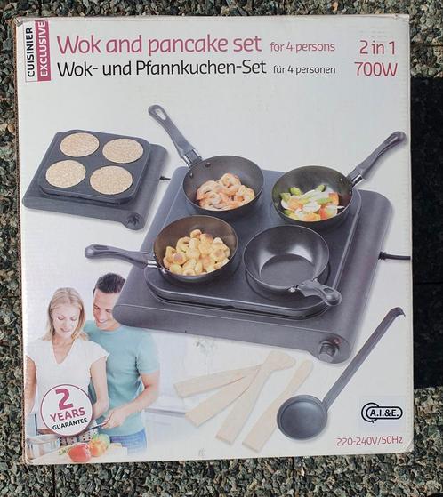 2 in 1 wok en pannekoekenset 4 personen 220 volt, Witgoed en Apparatuur, Gourmetstellen, Zo goed als nieuw, 4 t/m 7 personen, Ophalen of Verzenden