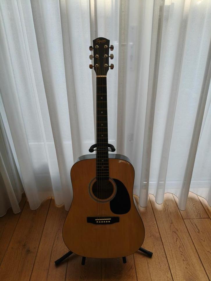 Squier by Fender Western Gitaar SA-105, Muziek en Instrumenten, Snaarinstrumenten | Gitaren | Akoestisch, Gebruikt, Western- of Steelstringgitaar