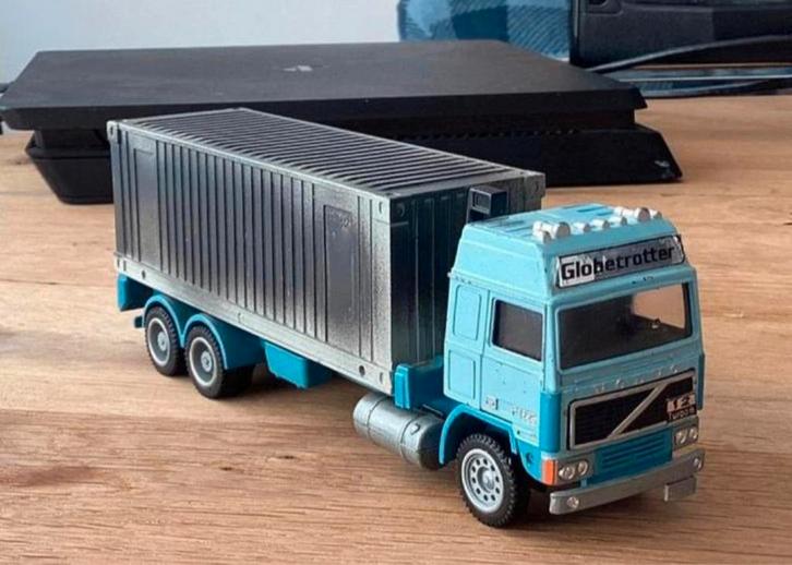 Volvo 12 Turbo 6 Globetrotter, Hobby en Vrije tijd, Modelauto's | 1:50, Gebruikt, Bus of Vrachtwagen, Overige merken, Ophalen of Verzenden