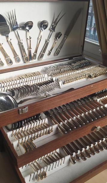 24k gold and stainless steel cutlery set beschikbaar voor biedingen