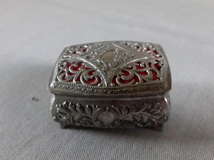 Metalen, "Barok" sieradenkistje, juwelenbakje, ringendoosje, Antiek en Kunst, Curiosa en Brocante, Ophalen of Verzenden