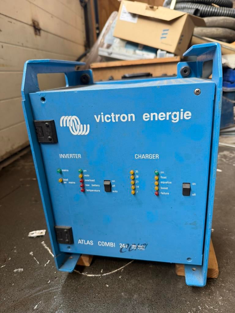Victron Energie Atlas Combi 24v 1800W (werkt niet meer), Ophalen of Verzenden, Zo goed als nieuw, Overige typen
