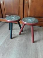 2 houten krukjes/plantenkrukjes/driepoot. vintage krukjes, Ophalen of Verzenden, Hout