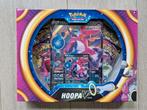 Pokemon Hoopa V Box, 1 Evolving Skies en 2 Fusion Strike, Ophalen of Verzenden, Nieuw, Overige typen, Foil
