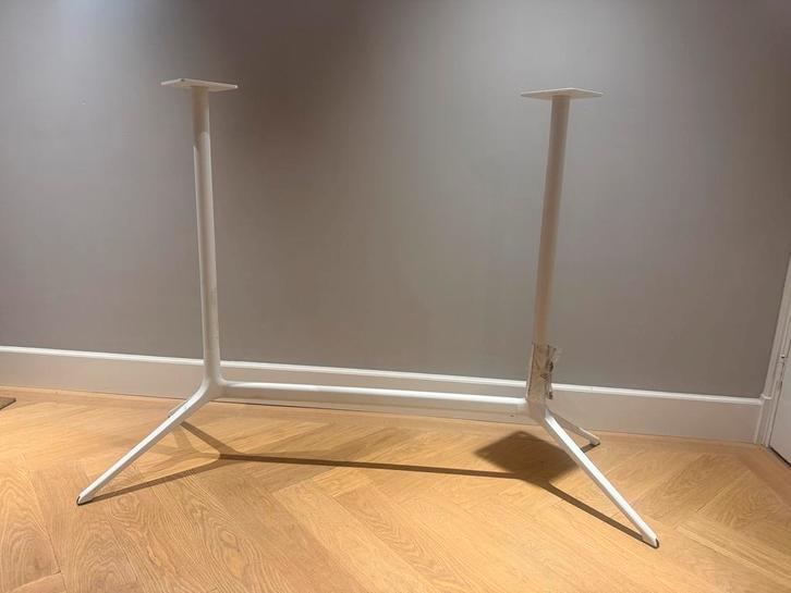 Onderstel voor statafel Kristalia. (Italiaans top design), Huis en Inrichting, Tafels | Statafels, Zo goed als nieuw, Ophalen of Verzenden