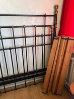 Ijzeren bed, Antiek en Kunst, Antiek | Meubels | Bedden, Ophalen of Verzenden