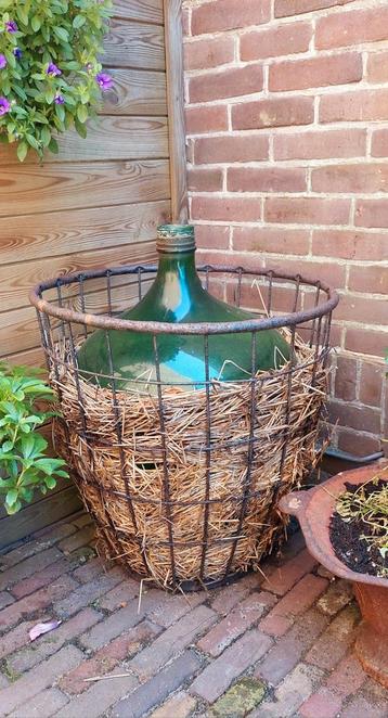 Leuke XL oude gist fles met smeedijzeren mand 60cm!  beschikbaar voor biedingen