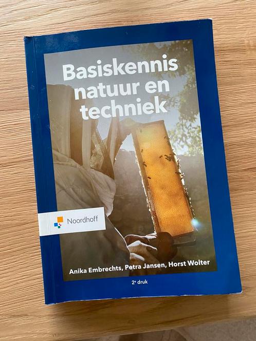 Anika Embrechts - Basiskennis Natuur en techniek, Boeken, Natuur, Ophalen of Verzenden