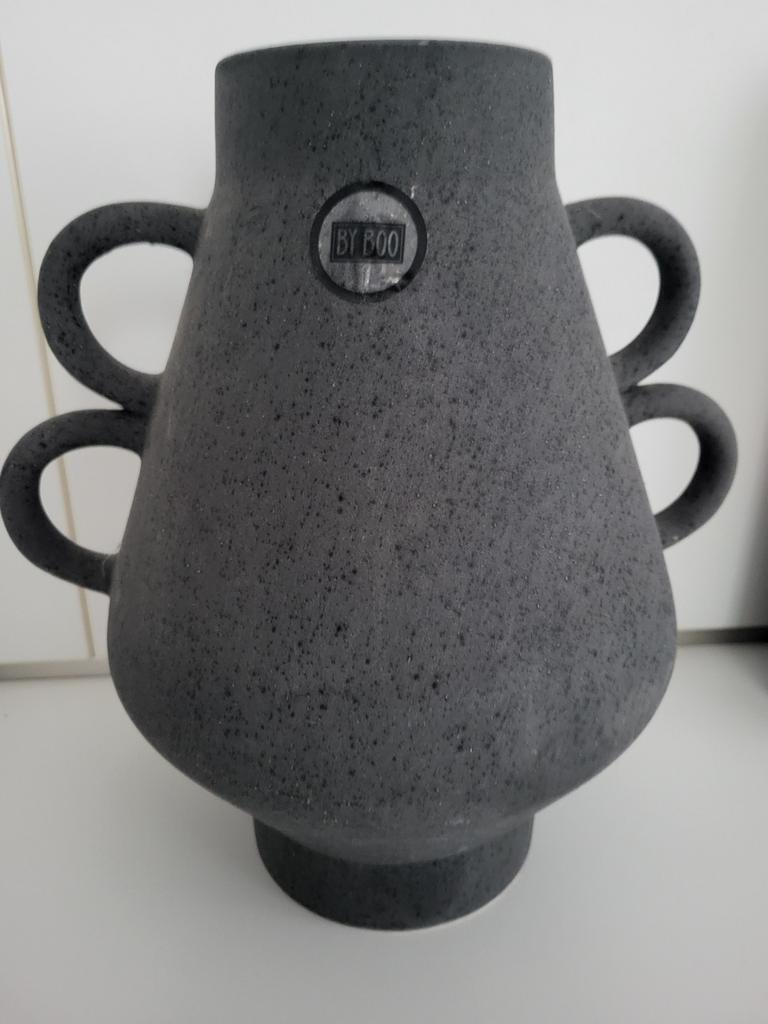 BY BOO VAAS ANTRACIET, Huis en Inrichting, Woonaccessoires | Vazen, Ophalen of Verzenden, Zo goed als nieuw, Overige kleuren, Minder dan 50 cm