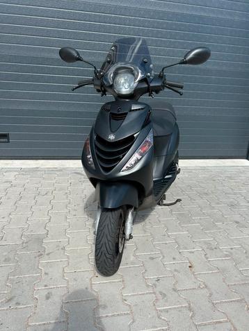 Piaggio zip 25 4t matzwart beschikbaar voor biedingen