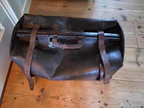 Hele grote, mooie oude leren tas, Huis en Inrichting, Woonaccessoires | Overige, Gebruikt, Ophalen