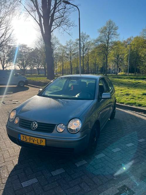 Volkswagen golf Polo grijs 1.4  APK 10/25, Auto's, Volkswagen, Particulier, Polo, ABS, Airbags, Airconditioning, Climate control