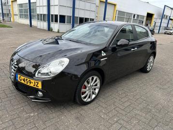 Alfa romeo Giulietta 1.4 T Distinctive NAVI CRUISE PDC CLIMA beschikbaar voor biedingen