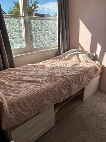 Tiener 1-persoonsbed beschikbaar voor biedingen