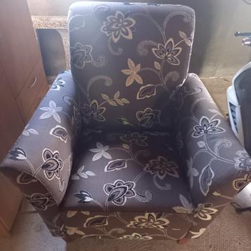 Nette bruine fauteuil  beschikbaar voor biedingen