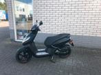 HELE LEUKE  PEUGEOT KISBEE 45KM BROM BLACK EDITION 2021 6000, Fietsen en Brommers, Brommers | Peugeot