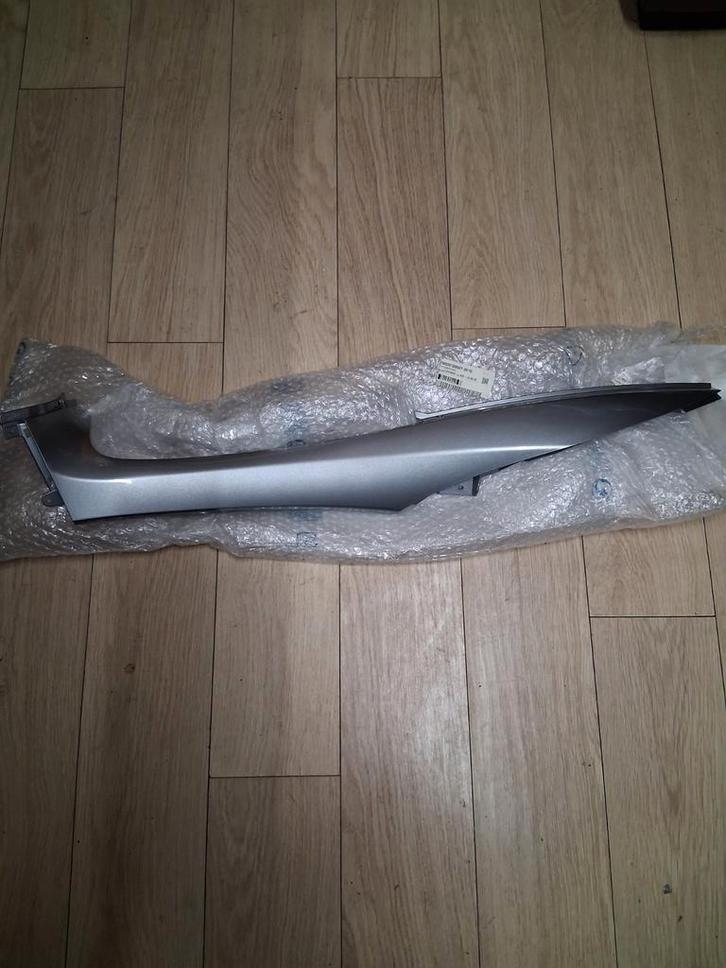 Piaggio mp3 tank kap zilver nieuw, Motoren, Tuning en Styling, Ophalen of Verzenden