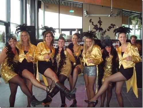 Fout , goud en stout . Topper kleding te huur max € 22 pp, Kleding | Dames, Carnavalskleding en Feestkleding, Zo goed als nieuw