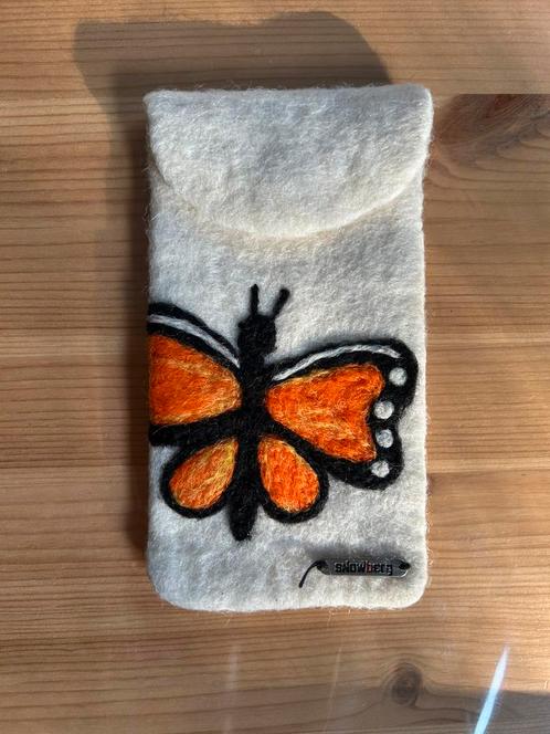 Telefoon hoesje / tasje met vlinder, Telecommunicatie, Mobiele telefoons | Toebehoren en Onderdelen, Zo goed als nieuw, Overige typen