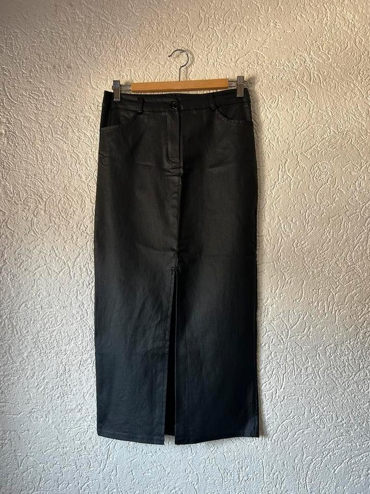 Leerlook rok (L), Kleding | Dames, Rokken, Zo goed als nieuw, Maat 42/44 (L), Zwart, Onder de knie, Ophalen of Verzenden