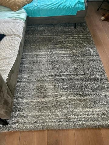 Vloerkleed beschikbaar voor biedingen