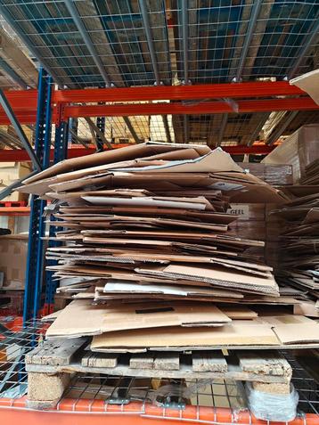 Pallets eenmalig gebruikte doosjes, verzendozen beschikbaar voor biedingen