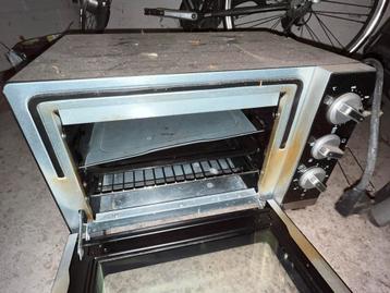Tafel model oven beschikbaar voor biedingen