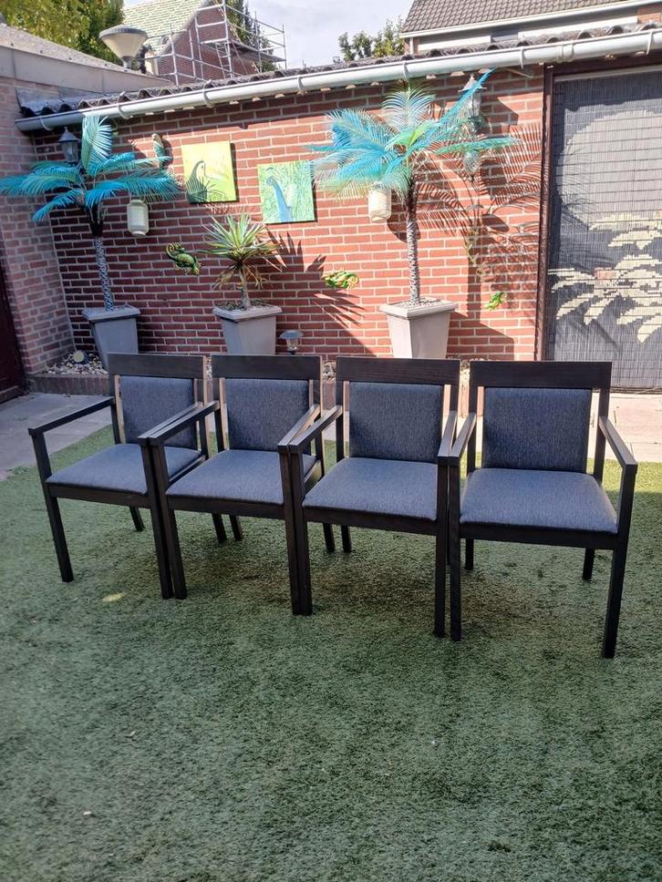 4 mooie nette antraciet eetkamerstoelen zijn nog nieuw, Huis en Inrichting, Stoelen, Zo goed als nieuw, Grijs, Ophalen
