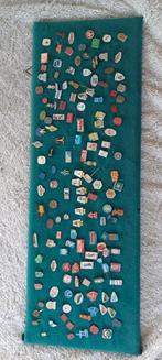 Bord met speltjes, Verzamelen, Speldjes, Pins en Buttons, Ophalen