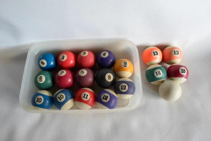 Oude Biljart Ballen Oude biljartballen, Sport en Fitness, Biljarten en Poolen, Gebruikt, Keu of Ballen, Ophalen of Verzenden